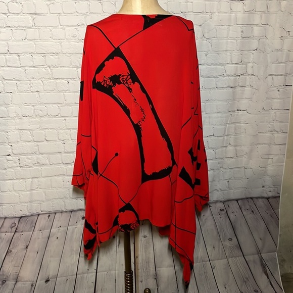 Ivy Reed Red Top Black long sleeve size 2x - Picture 2 of 5